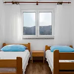 Gostinjska kuća Jeka With View 4*